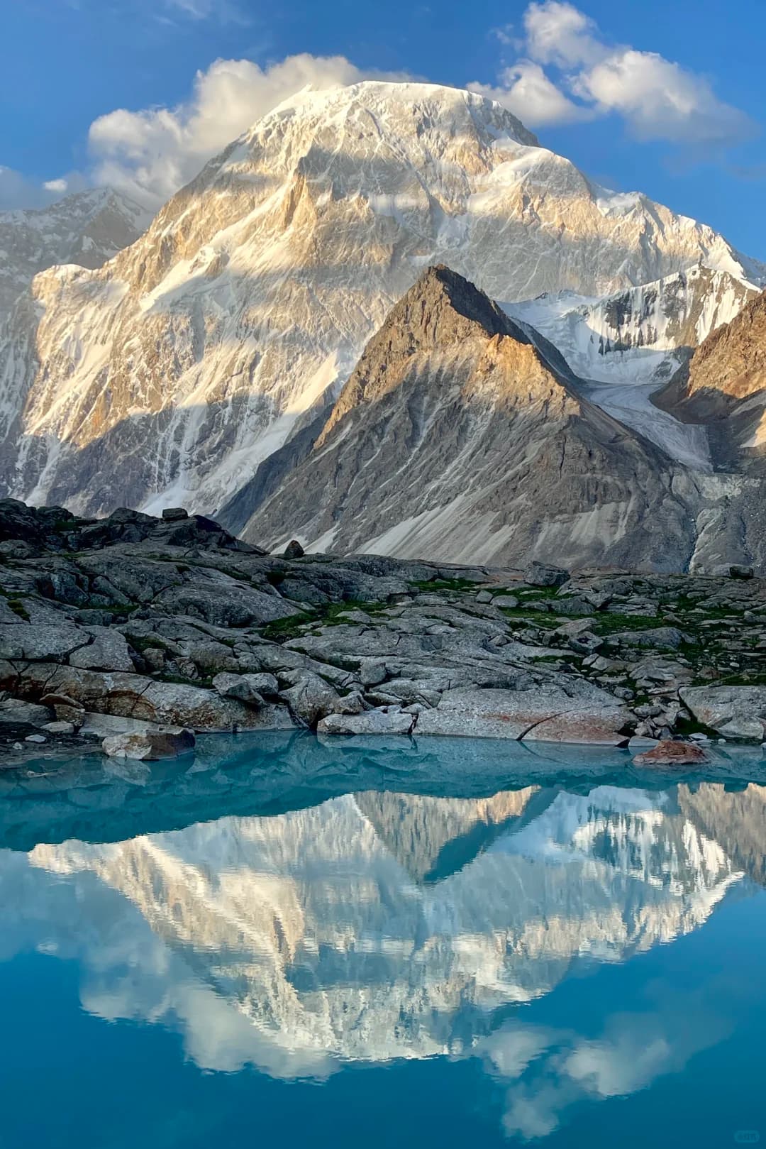 徒步探索夏塔之心与木扎尔特冰川的完美之旅