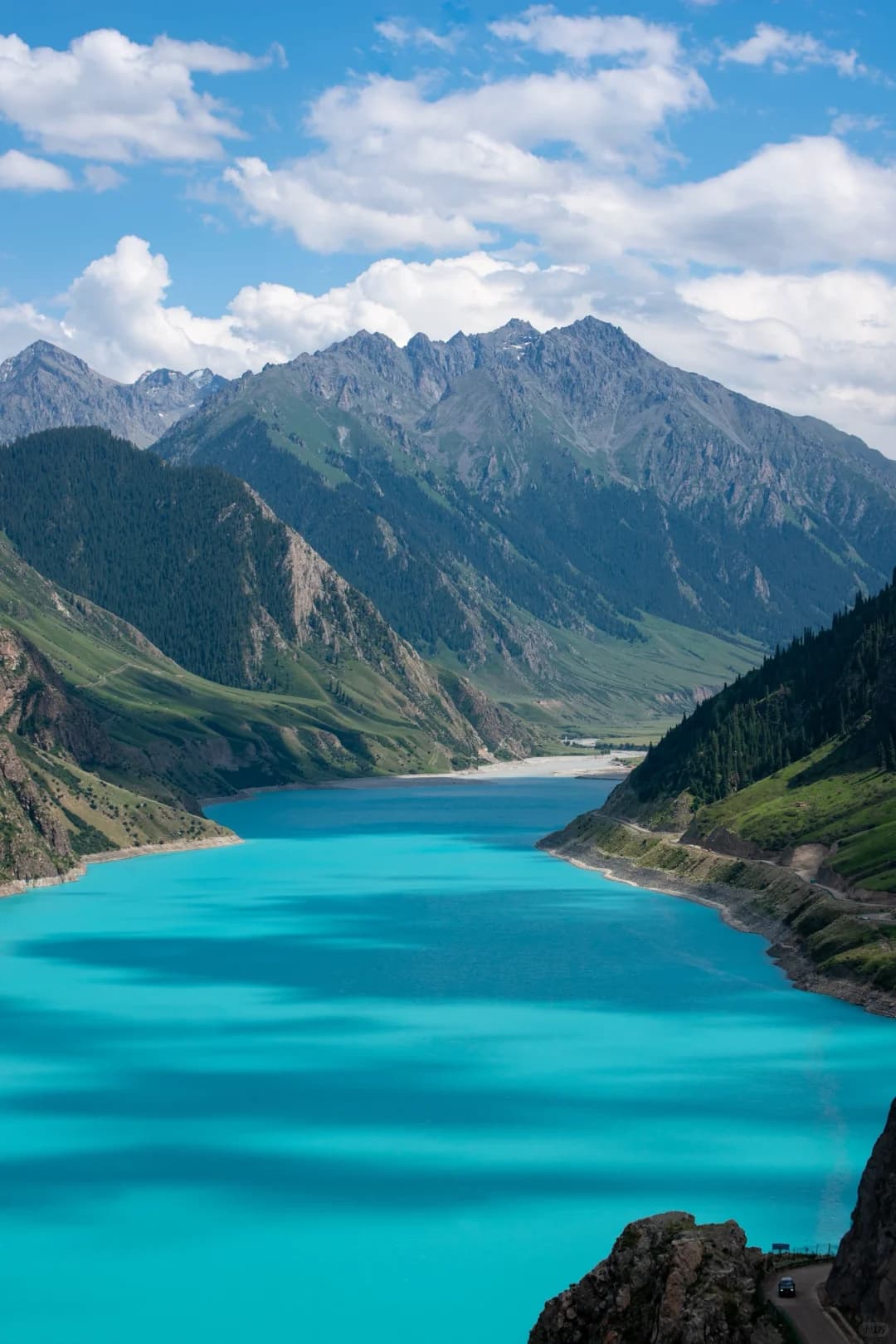 Unveiling the Mystique of Zhaosu Yuli Lake: A Tiffany Blue You’ve Never Seen Before