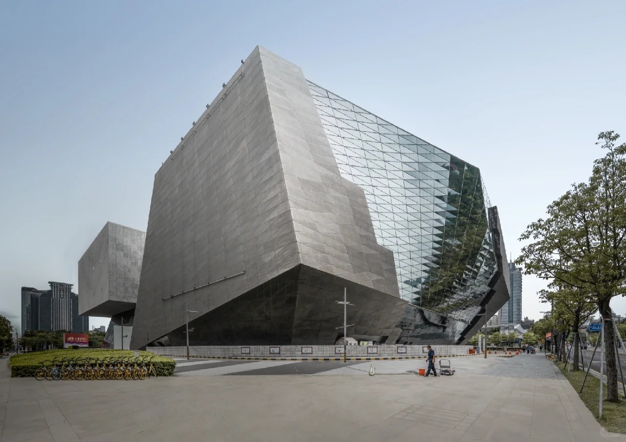 Shenzhen Contemporary Art and Urban Planning Museum
